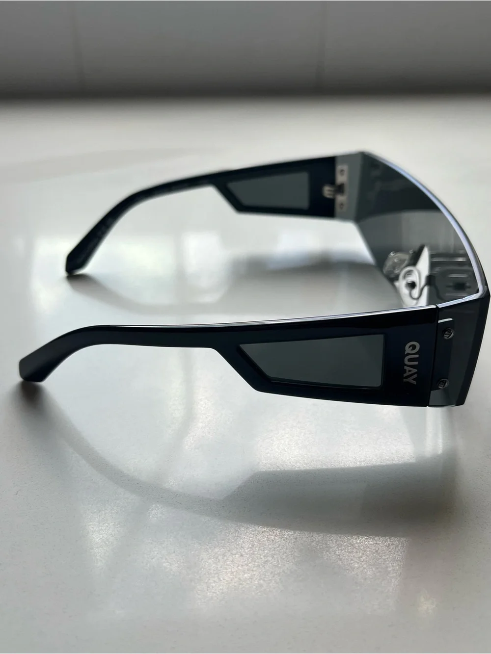 NWT! QUAY New Wave Shield Sunglasses Black Frame / Black Lens